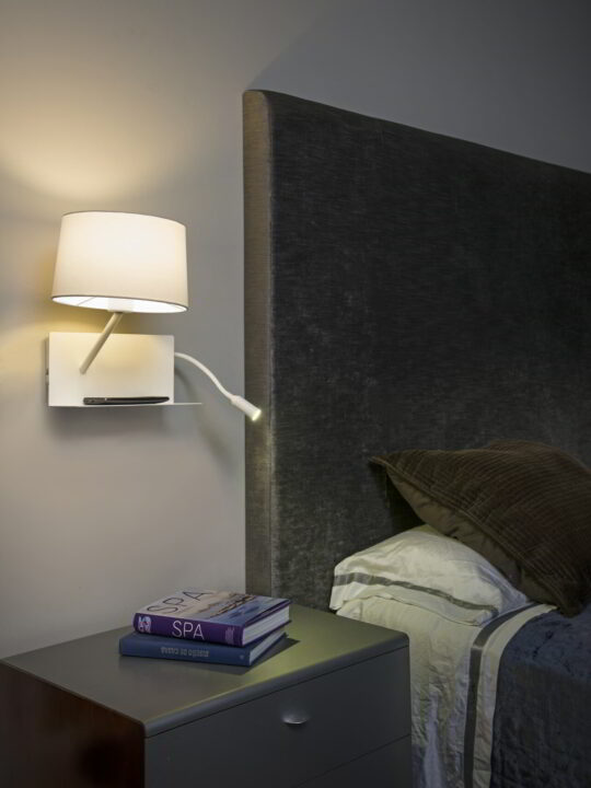 FARO HANDY Bela zidna lampa sa LED levim čitačem - 28415